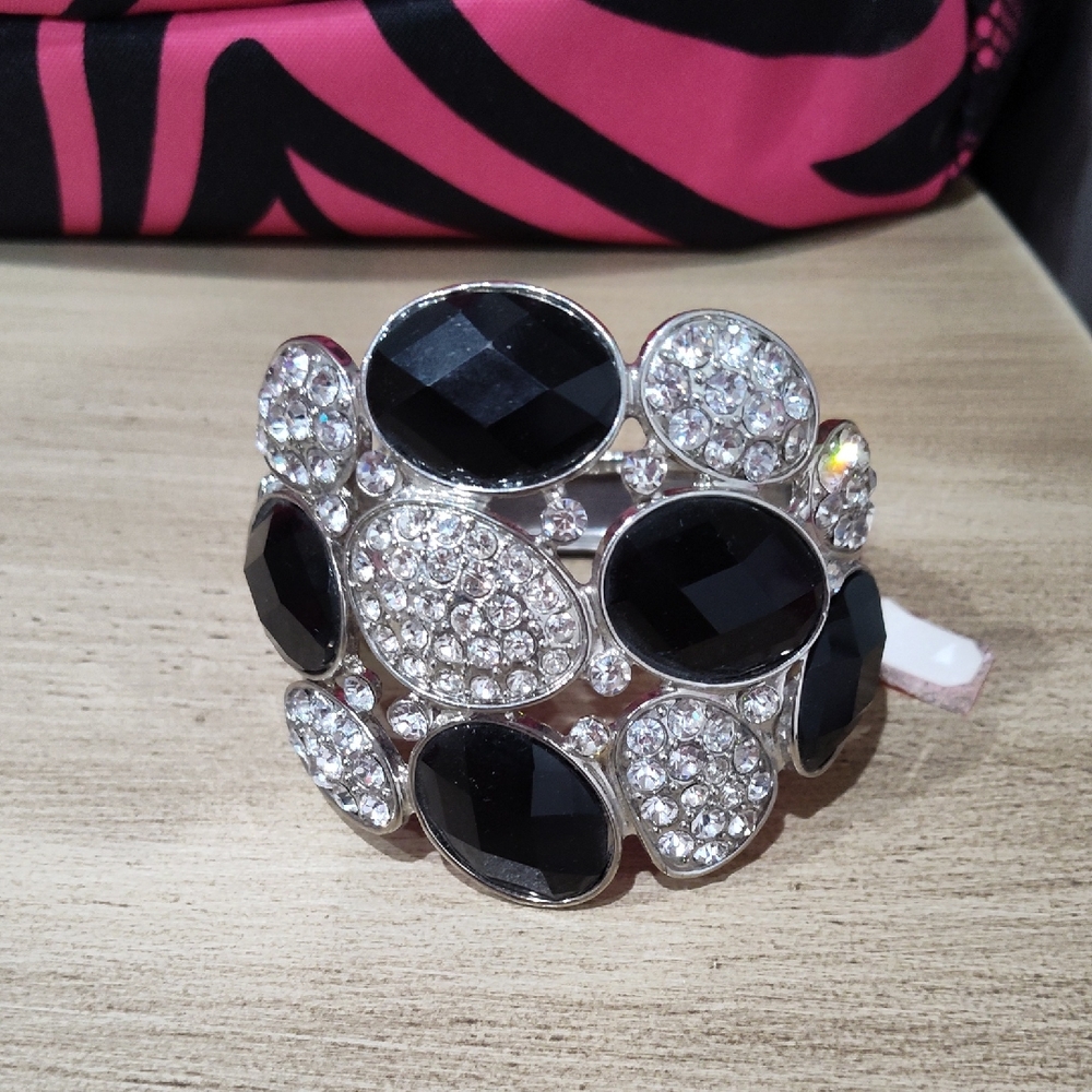 Elegant Black and Silver Women's Bracelet